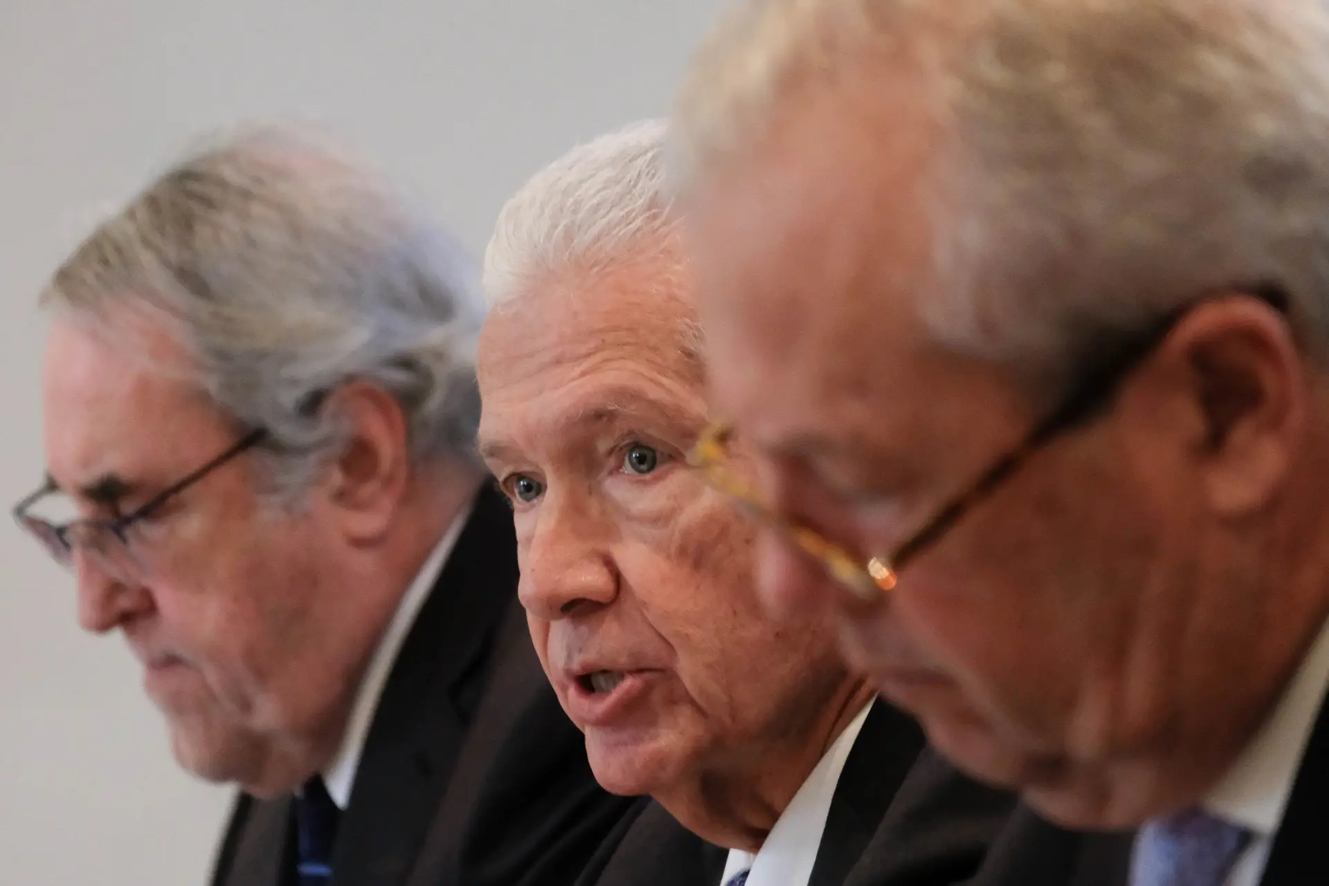 Limites ao 'outsourcing', menos contratos a termo e estágios mais bem pagos: o que os patrões querem que Marcelo trave na nova lei laboral