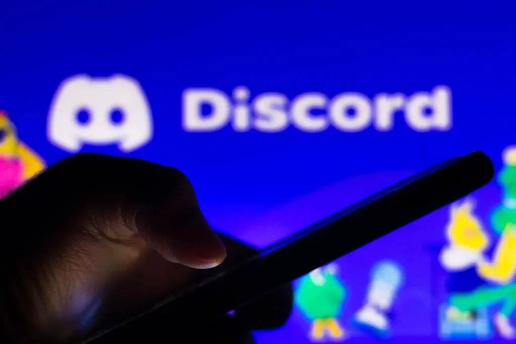 INVADINDO SERVIDORES DO DISCORD!! 