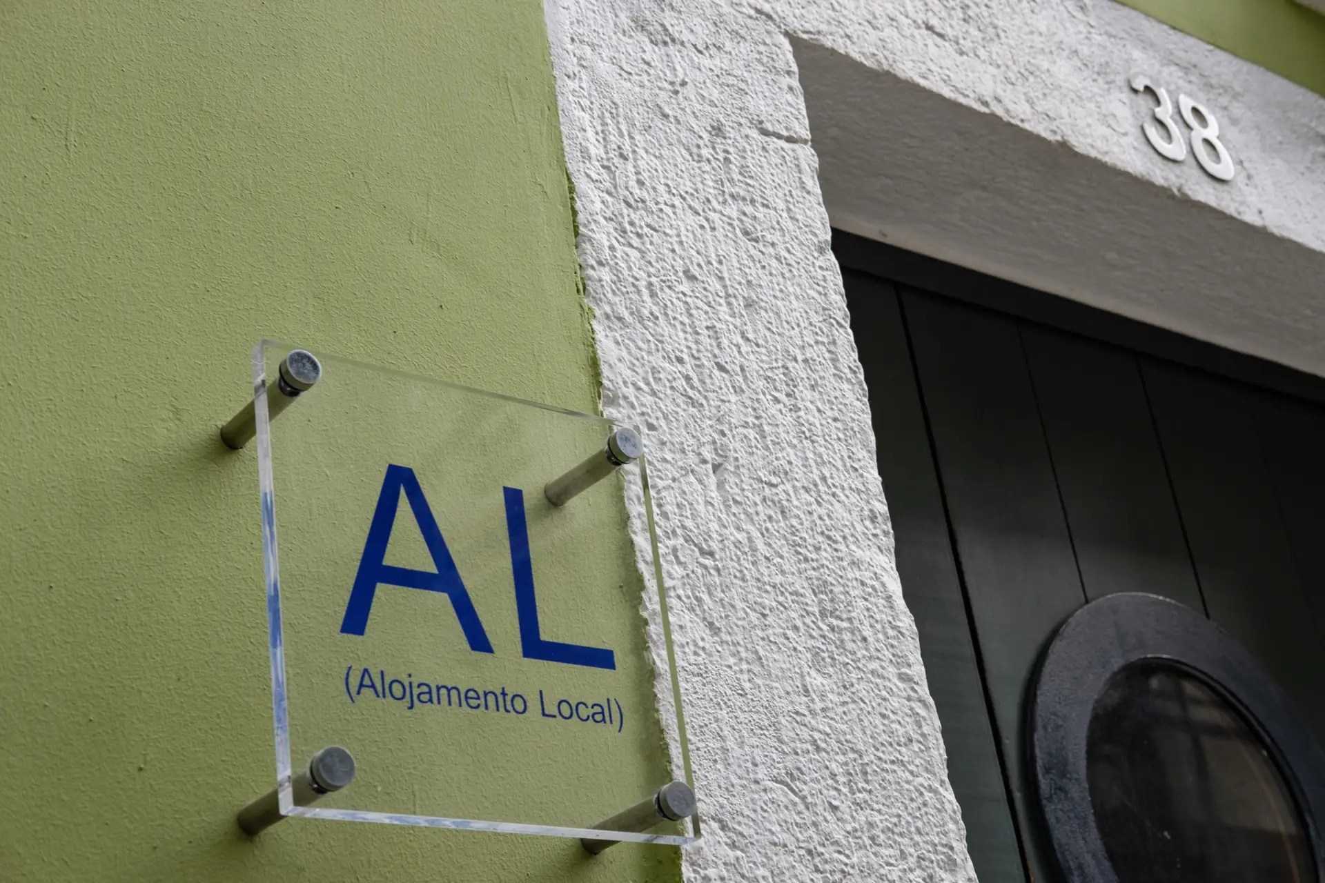 Alojamento Local: quais as freguesias de Lisboa e Porto que sofreram as maiores quedas nos últimos três anos?