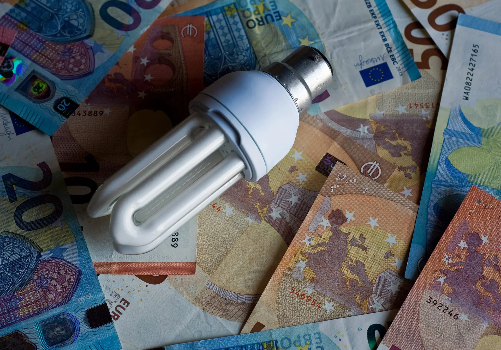 Comercializadores de energia alertam que novo modelo da tarifa social será pago "por todos os consumidores"