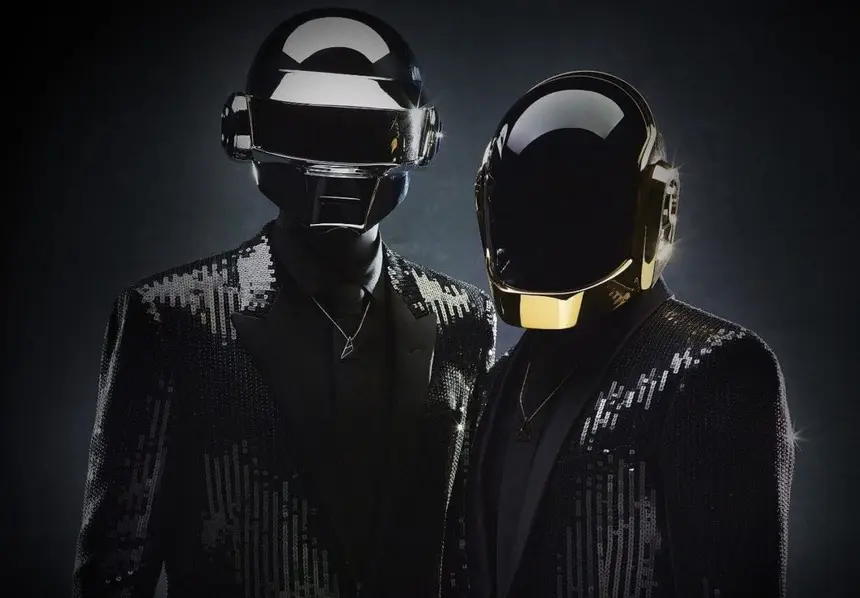 Daft Punk assinalaram primeiro aniversário do fim com transmissão de