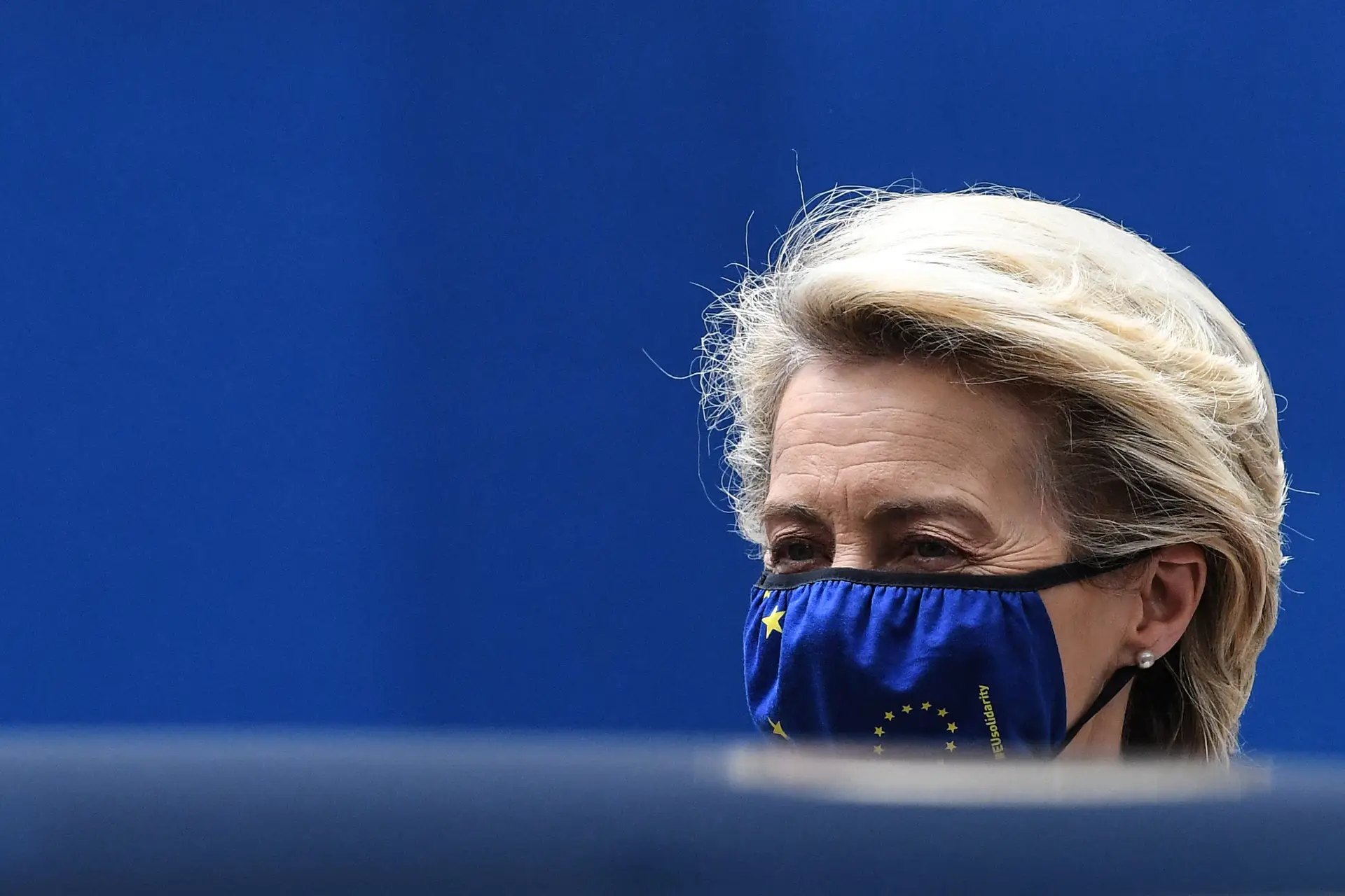 Ucrânia: Von der Leyen promete sanções pesadas e avisa Putin para “não subestimar” a UE