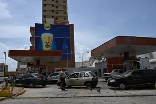 Apesar de viver no centro da produção petrolífera venezuelana, a população de Maracaíbo enfrentou racionamento de combustível (Foto Getty)
