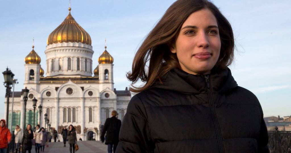 Nadya Tolokonnikova, das Pussy Riot, está na “lista dos criminosos mais procurados” pela Rússia