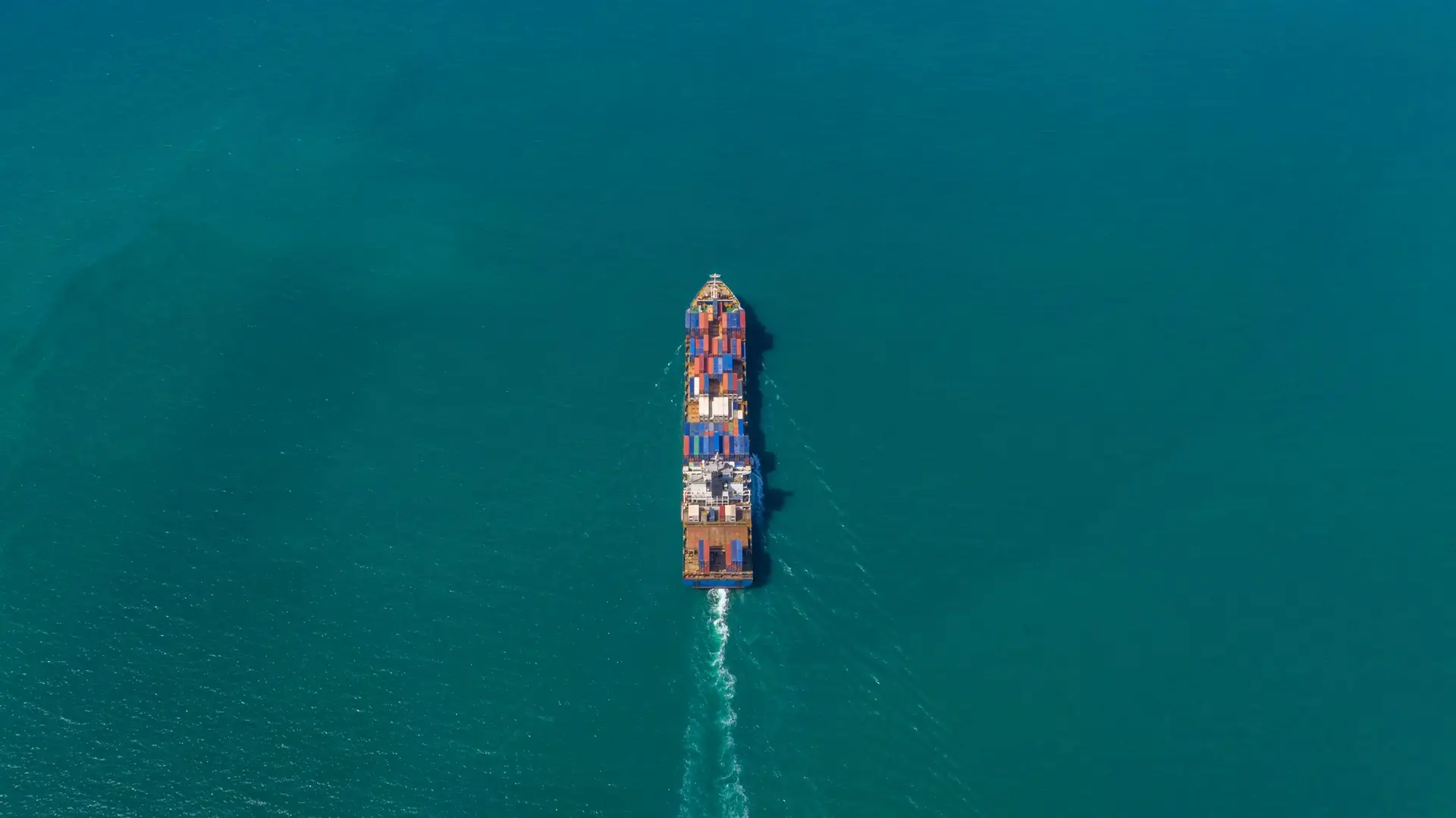 Exportações e importações caem quase 4% e 6% em abril pela primeira vez desde 2021