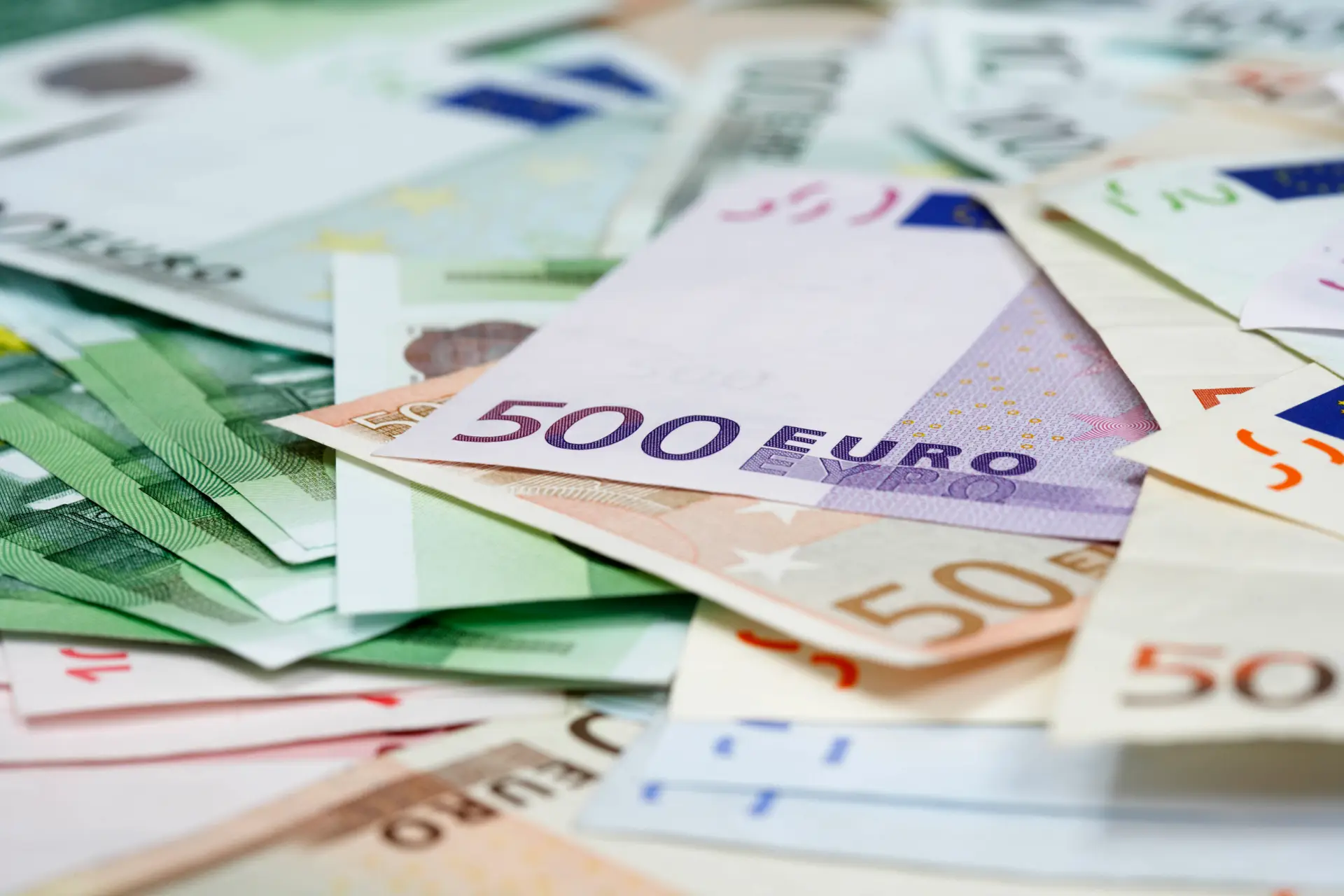 Crédito ao consumo concedido em Portugal atinge 3300 milhões de euros no 1.ª semestre