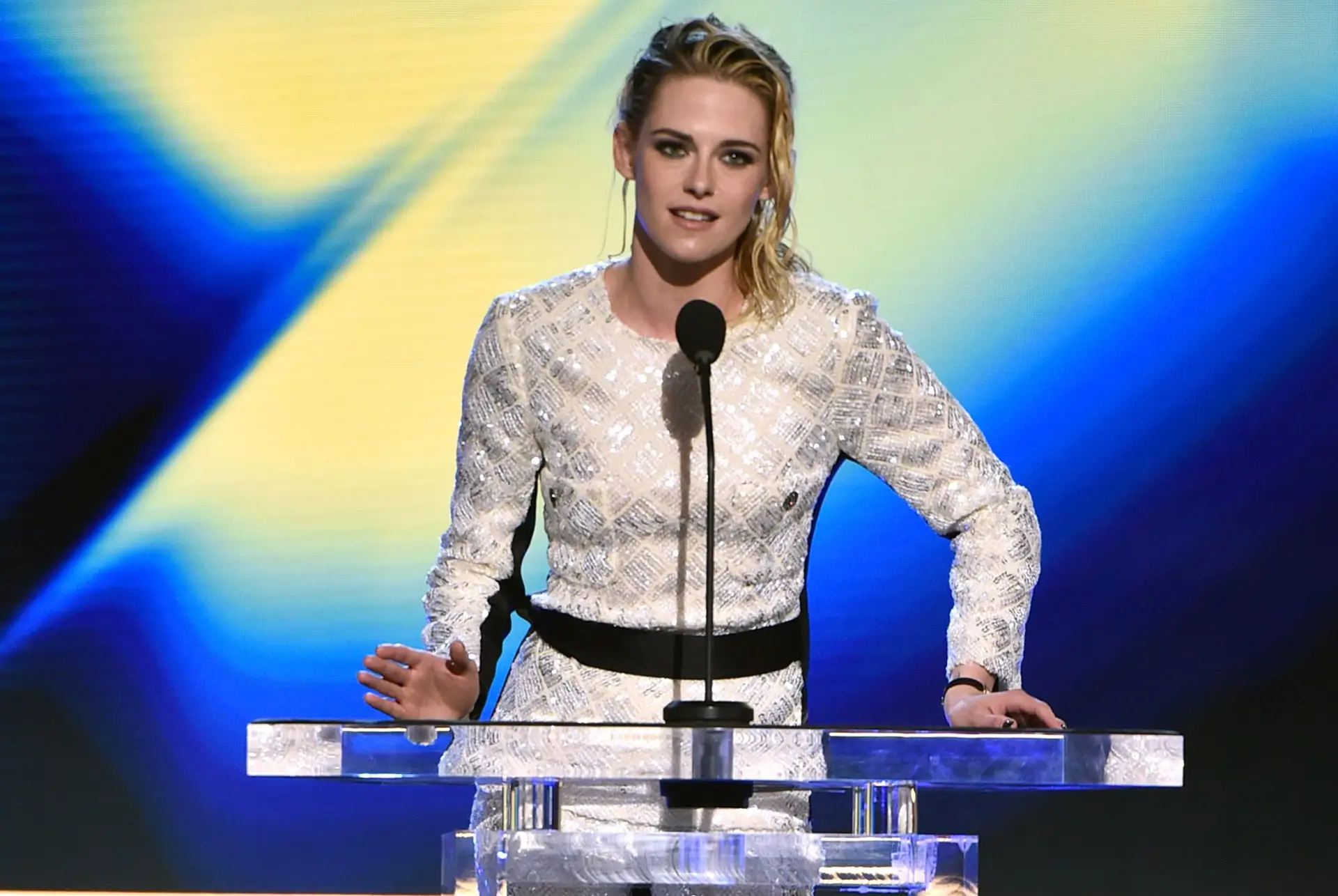 Kristen Stewart nos Independent Spirit Awards 2022. Foto: Getty Images