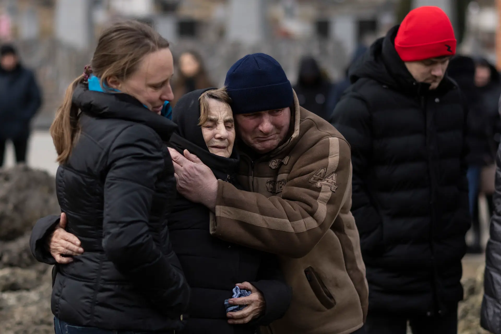 Funeral de Victor (44 anos) e Ivan (25), dois soldados ucranianos que morreram durante ataque russo, Lviv, 8 de março (Foto: Dan Kitwood/Getty Images)