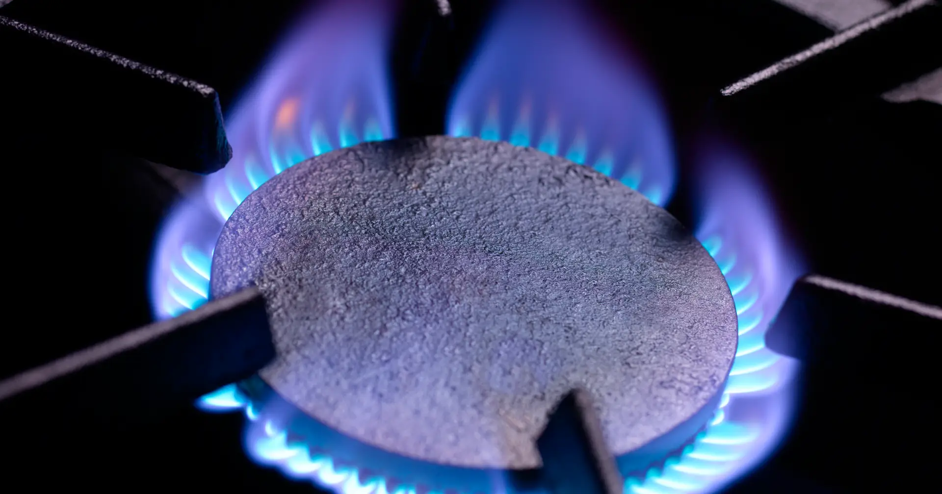 Tarifas reguladas de gás natural sobem 3,3% em julho e outros 3,9% em outubro