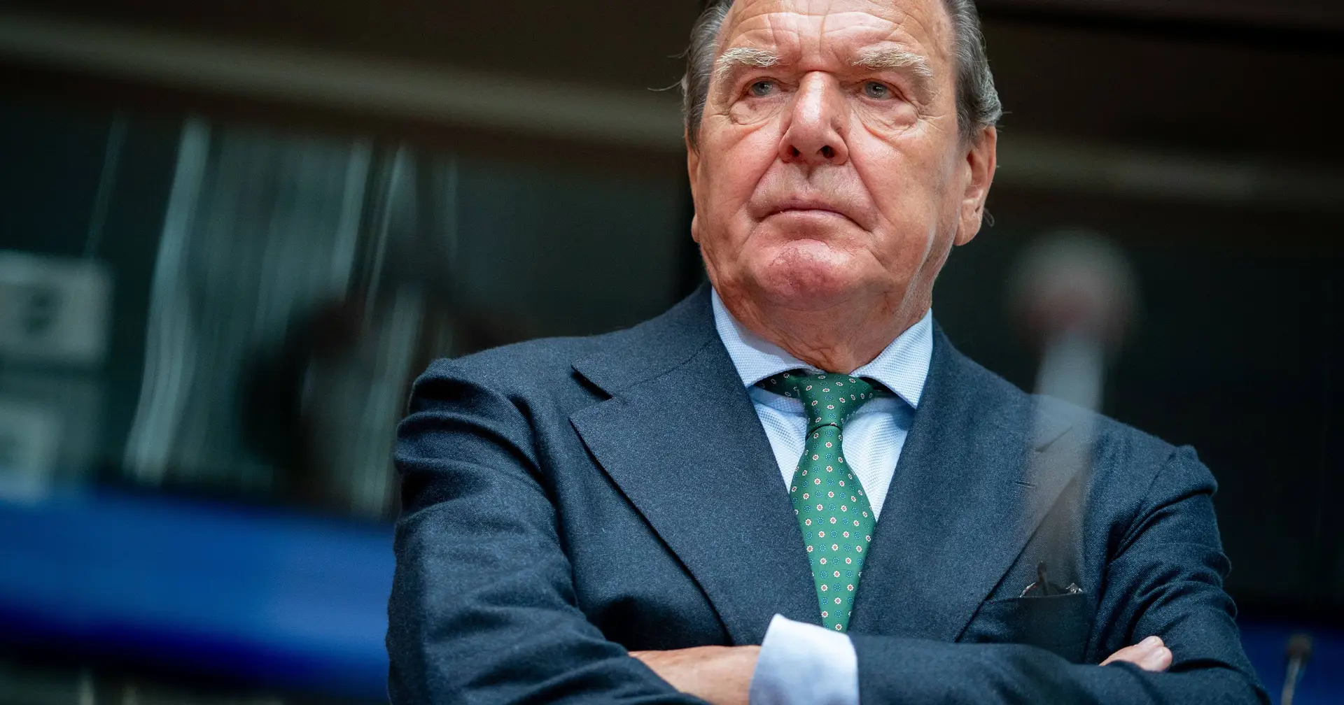 Alemanha admite reverter vantagens concedidas a Gerhard Schröder, próximo a Putin