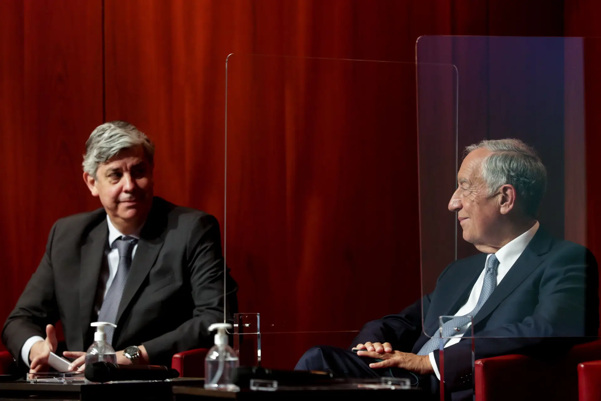 Centeno contra medidas transversais para crédito à habitação e contra congelamento de prestações