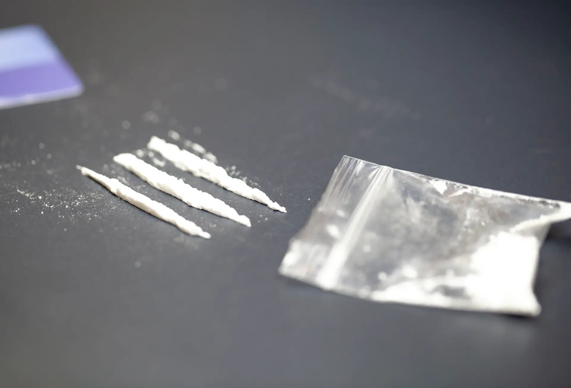 Tráfico de cocaína: rival de “Xuxas” desaparecido há dez meses foi preso pela PJ numa casa de recuo. Tinha uma Uzi com ele