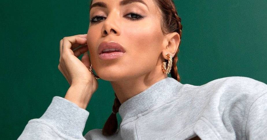 Anitta já tem “casa nova”: assinou contrato com a editora de Drake, Taylor Swift e Pearl Jam