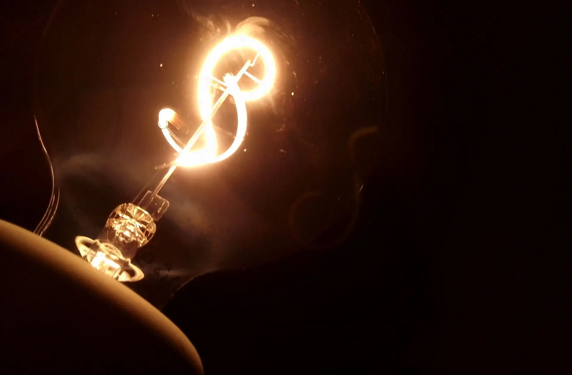 Dia do Consumidor: 10 perguntas e respostas para quem nunca mudou de fornecedor de eletricidade