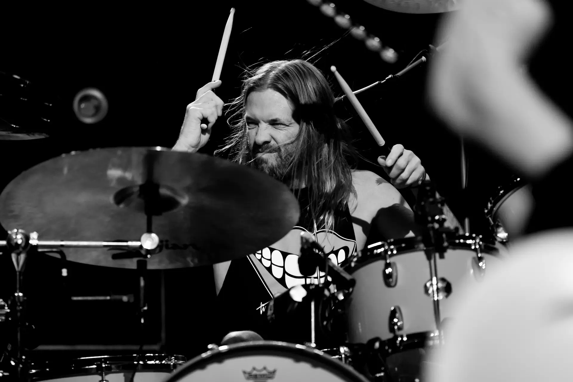 Veja o último concerto de Taylor Hawkins com os Foo Fighters, na íntegra. Foi há apenas seis dias