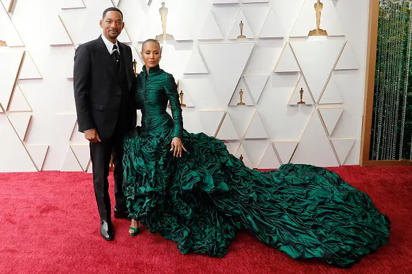 Academia pondera aplicação de medidas contra Will Smith pela agressão a Chris Rock