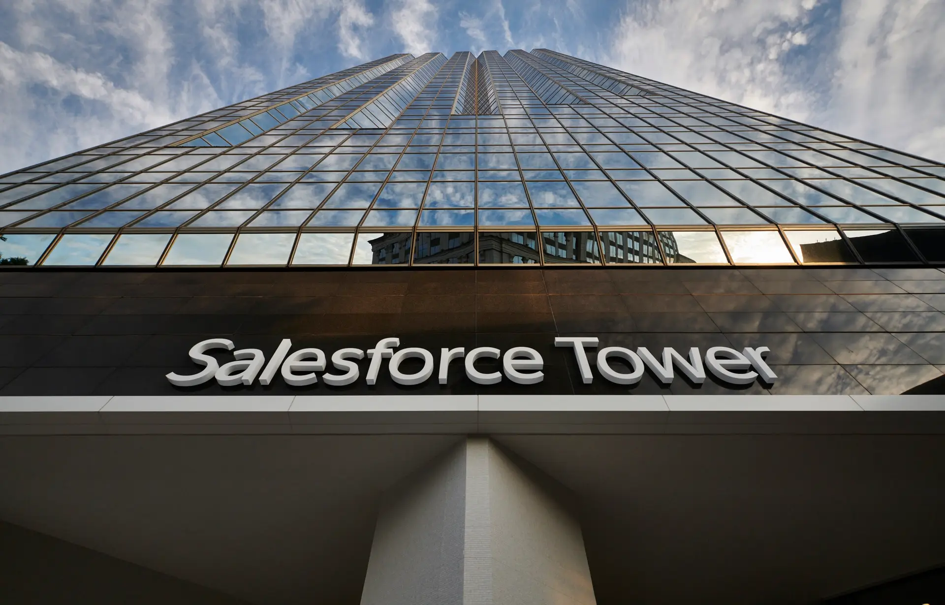 Salesforce junta-se à onda de despedimentos nas tecnológicas