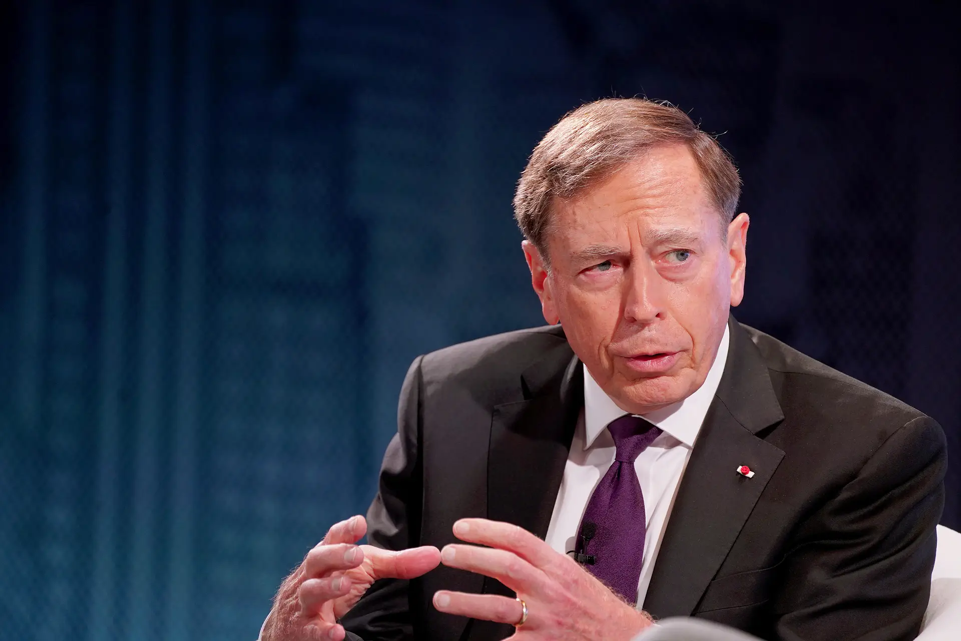 General norte-americano David Petraeus diz que guerra entrou numa fase "imprevisível"