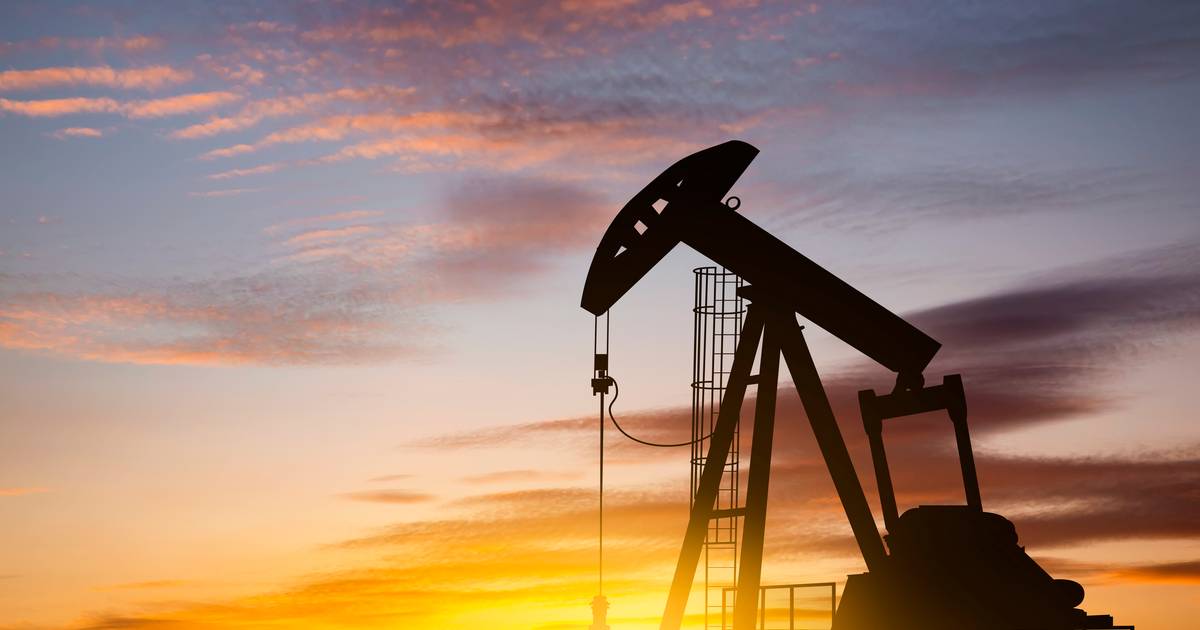 AIE revê em baixa previsões da procura de petróleo para este ano