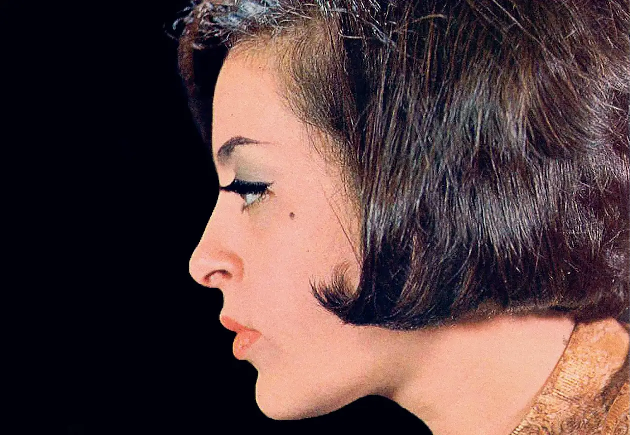 Simone de Oliveira num pormenor da capa do single de 'Sol de Inverno', de 1965