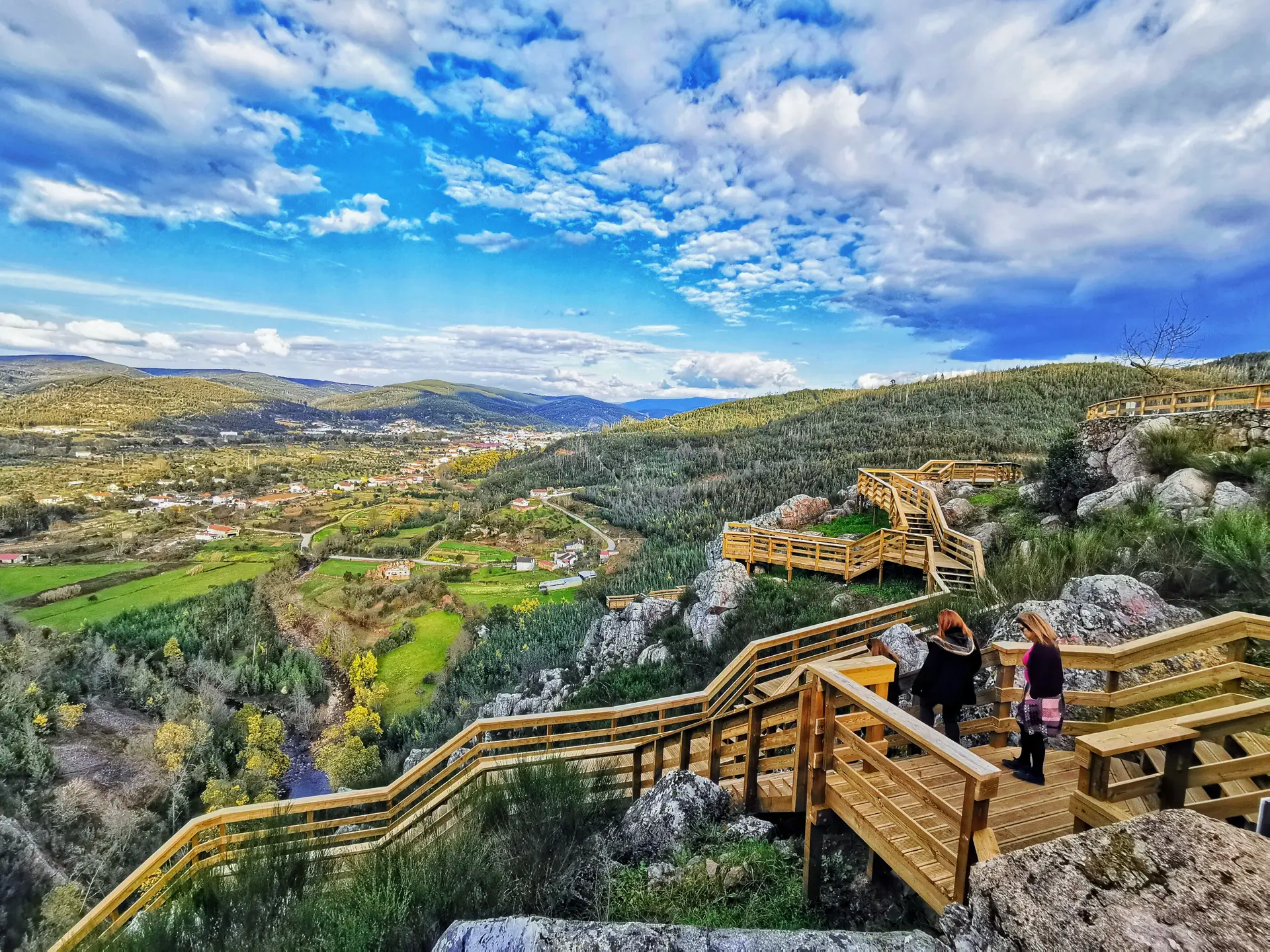 Descubra os novos passadiços do Cerro da Candosa