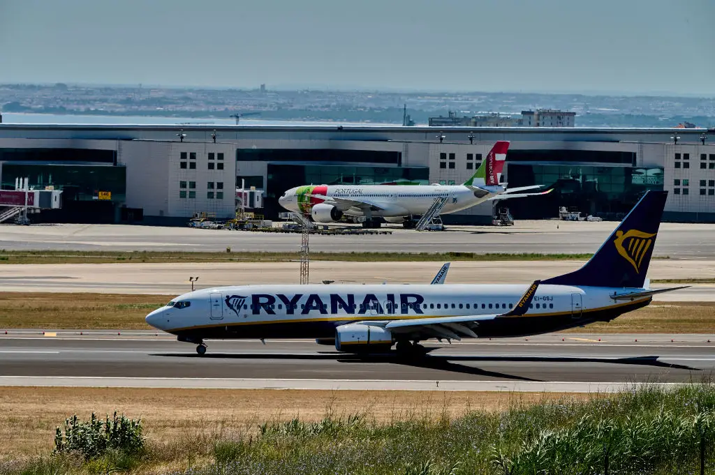 Sindicatos: Ryanair vive “paraíso” devido à “vassalagem” prestada por Portugal. “Para onde vai, seca tudo à volta”