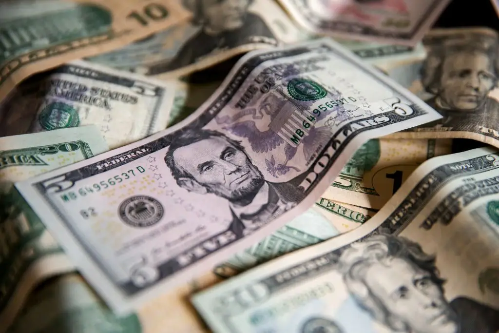 Argentina e Rússia sobem os juros em reuniões de emergência dos bancos centrais