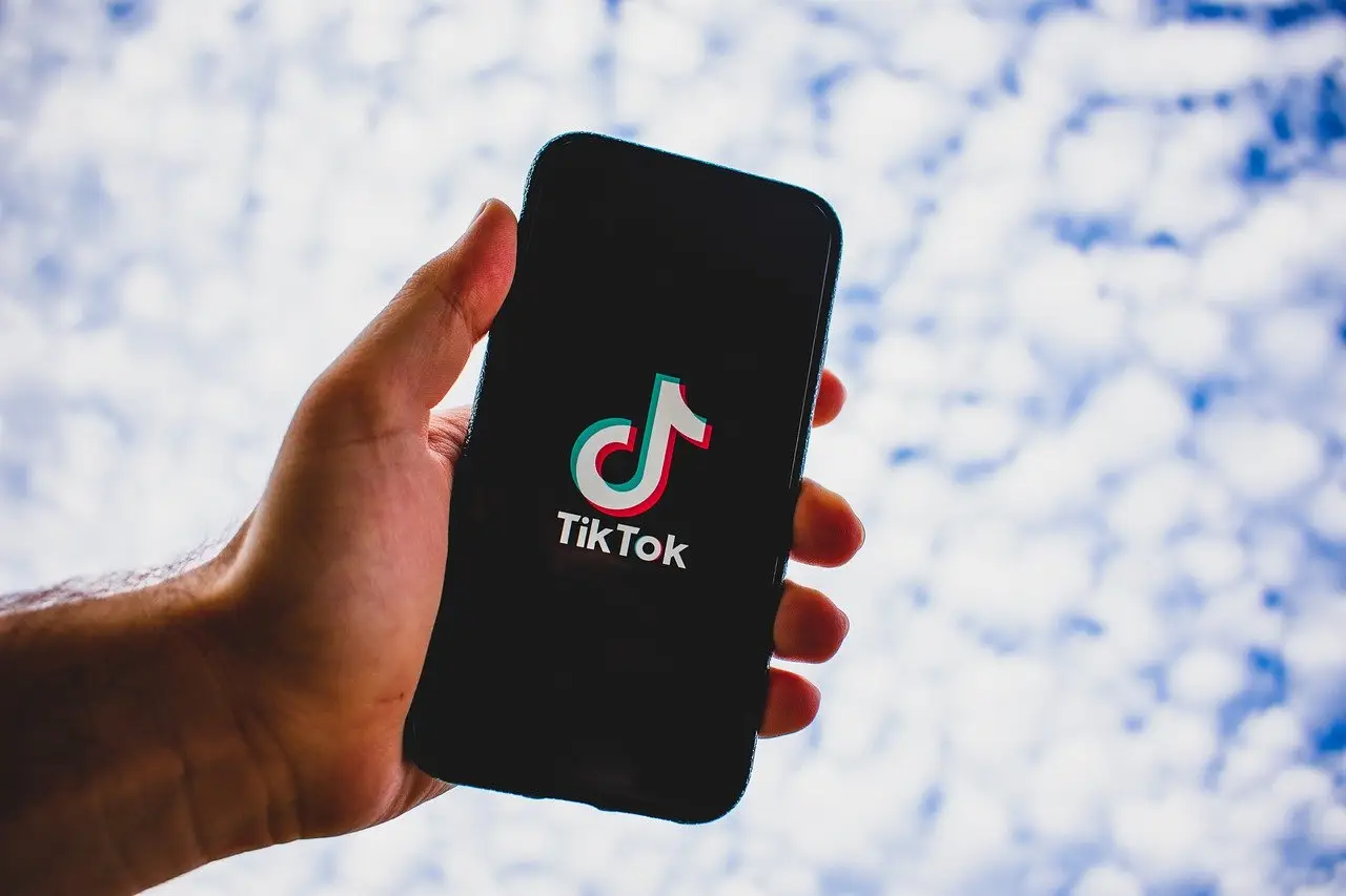 Rússia castiga tecnológicas como TikTok, Telegram e Discord por não removerem conteúdos considerados "ilegais"