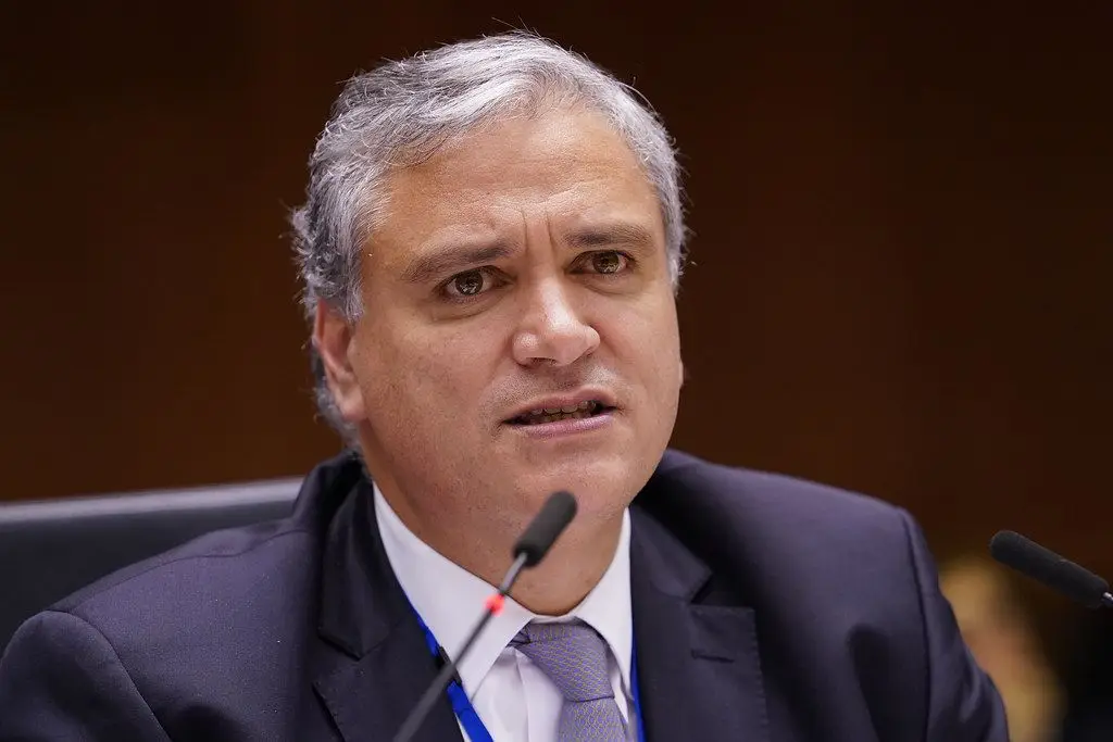 PS diz que liberais passaram "certidão de óbito" ao Governo dos Açores