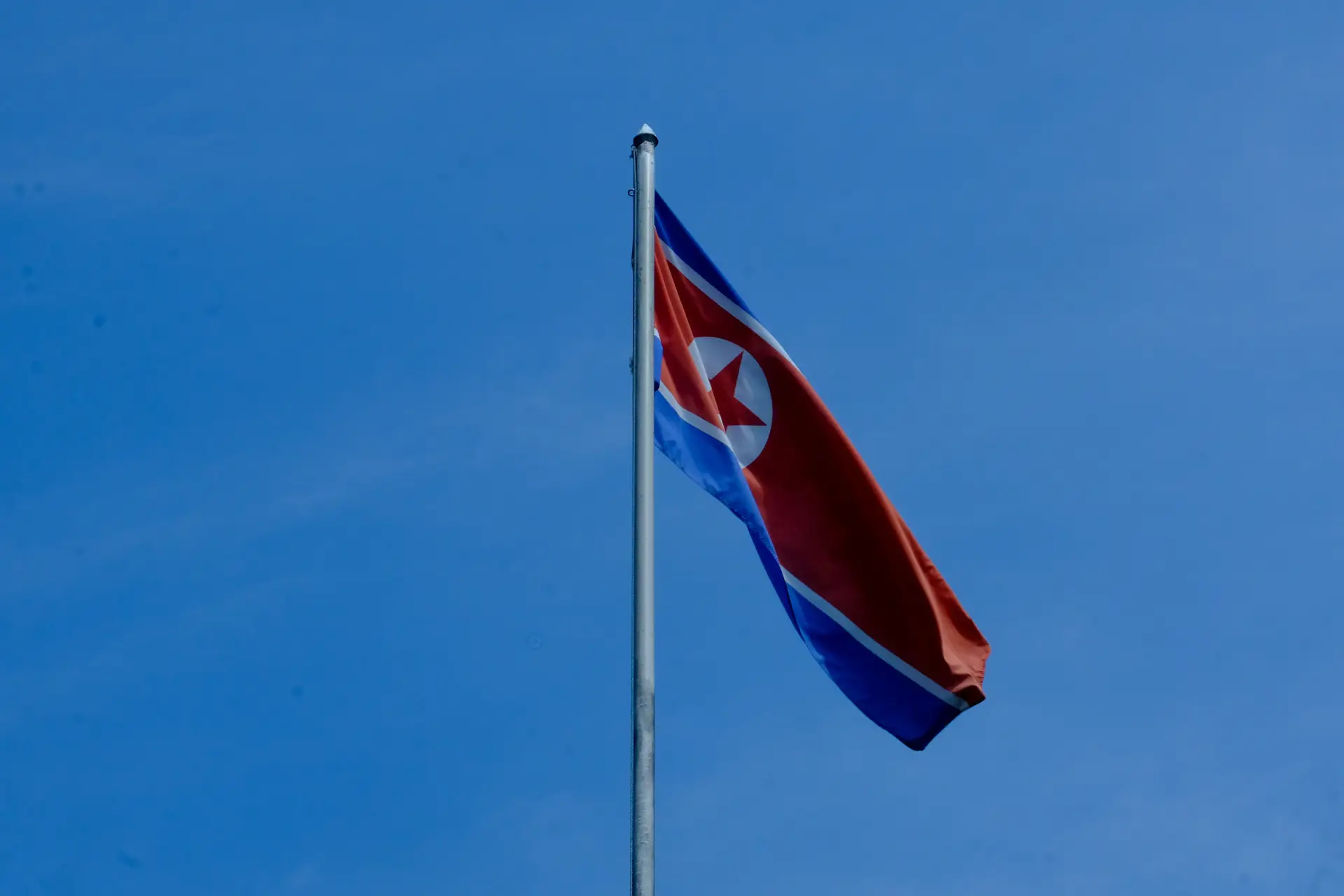 Coreia do Norte dispara artilharia na fronteira com a Coreia do Sul pelo segundo dia consecutivo