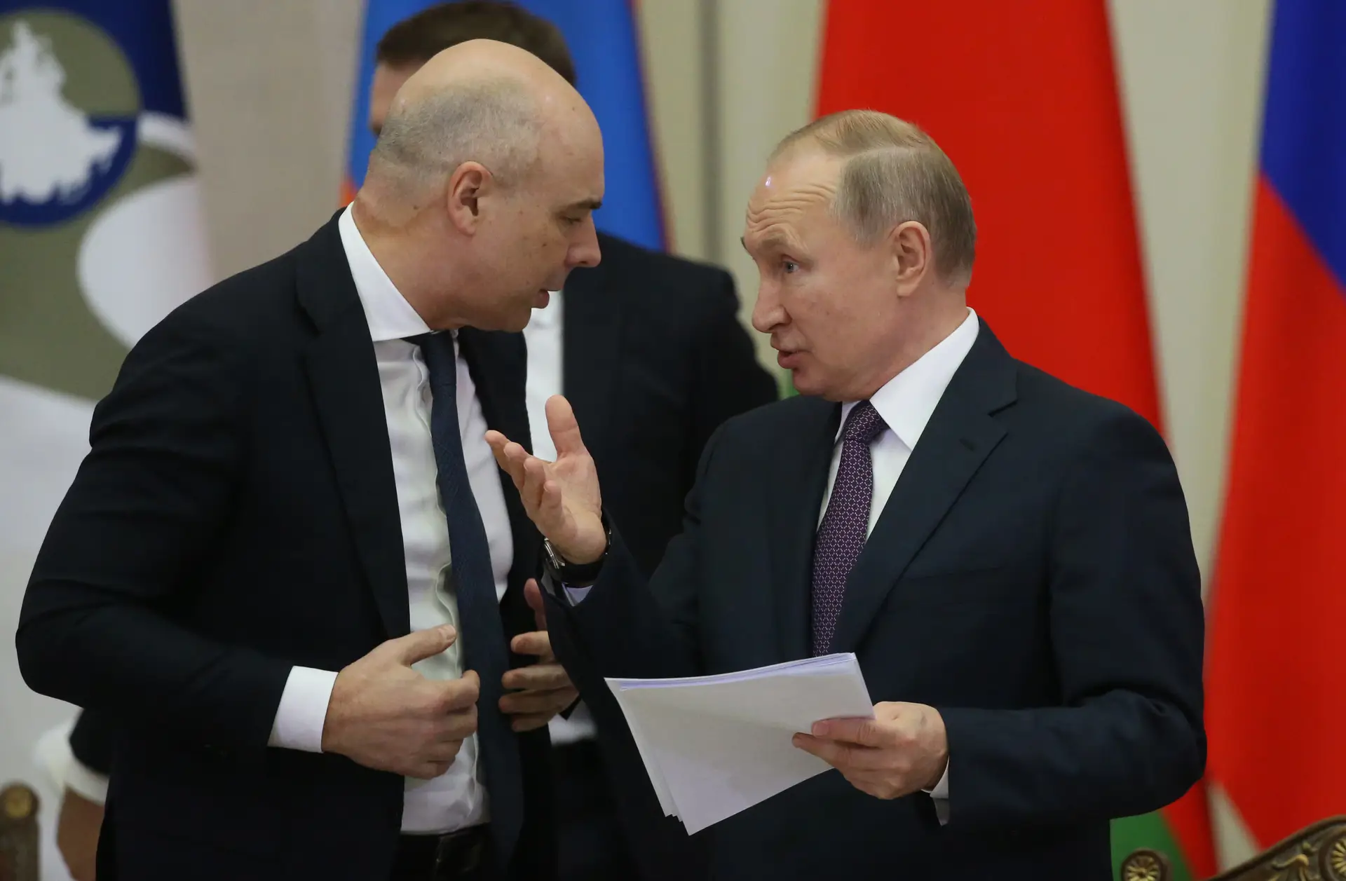 Anton Siluanov, Ministro das Finanças da Rússia, e Vladimir Putin