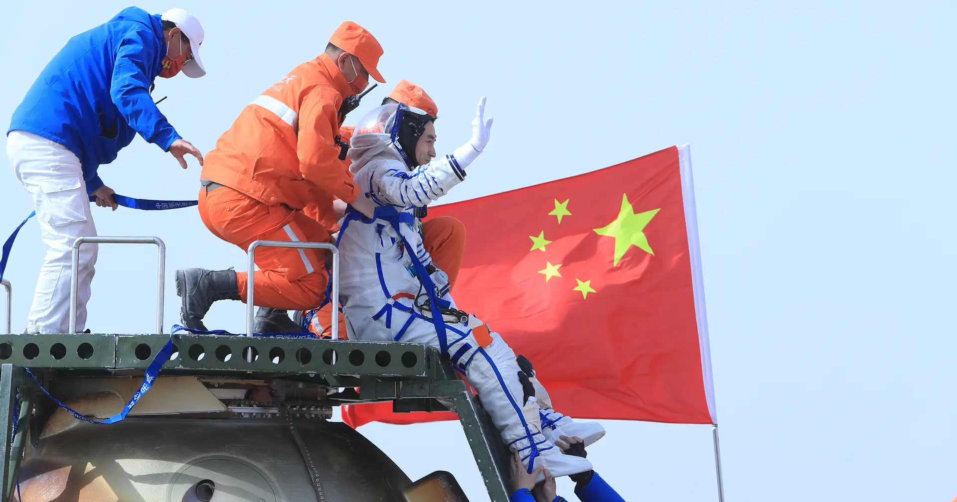 China quebra recorde de permanência no espaço