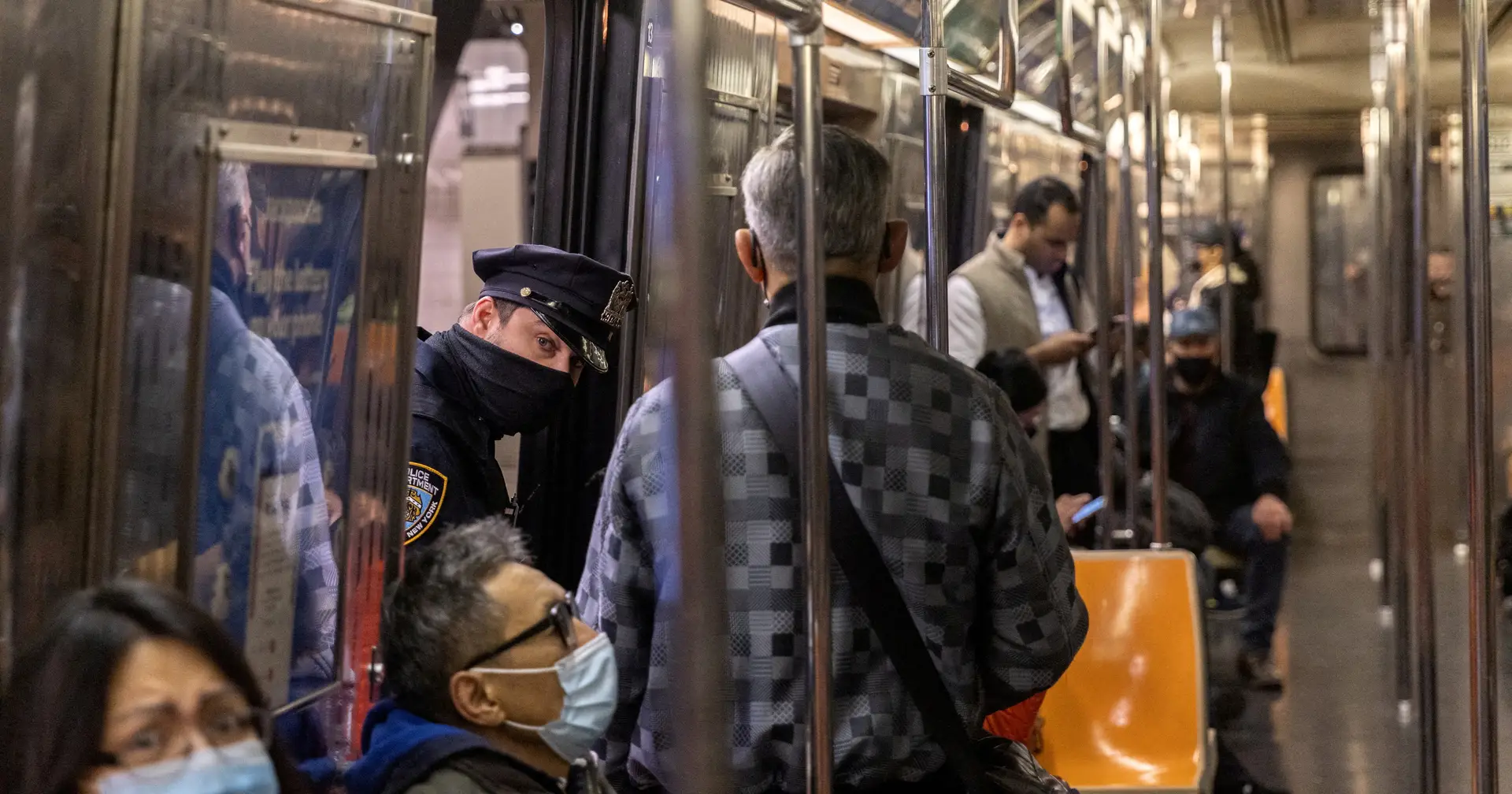 Polícia investiga novo incidente com armas de fogo no metro de Nova Iorque mas sem registo de feridos