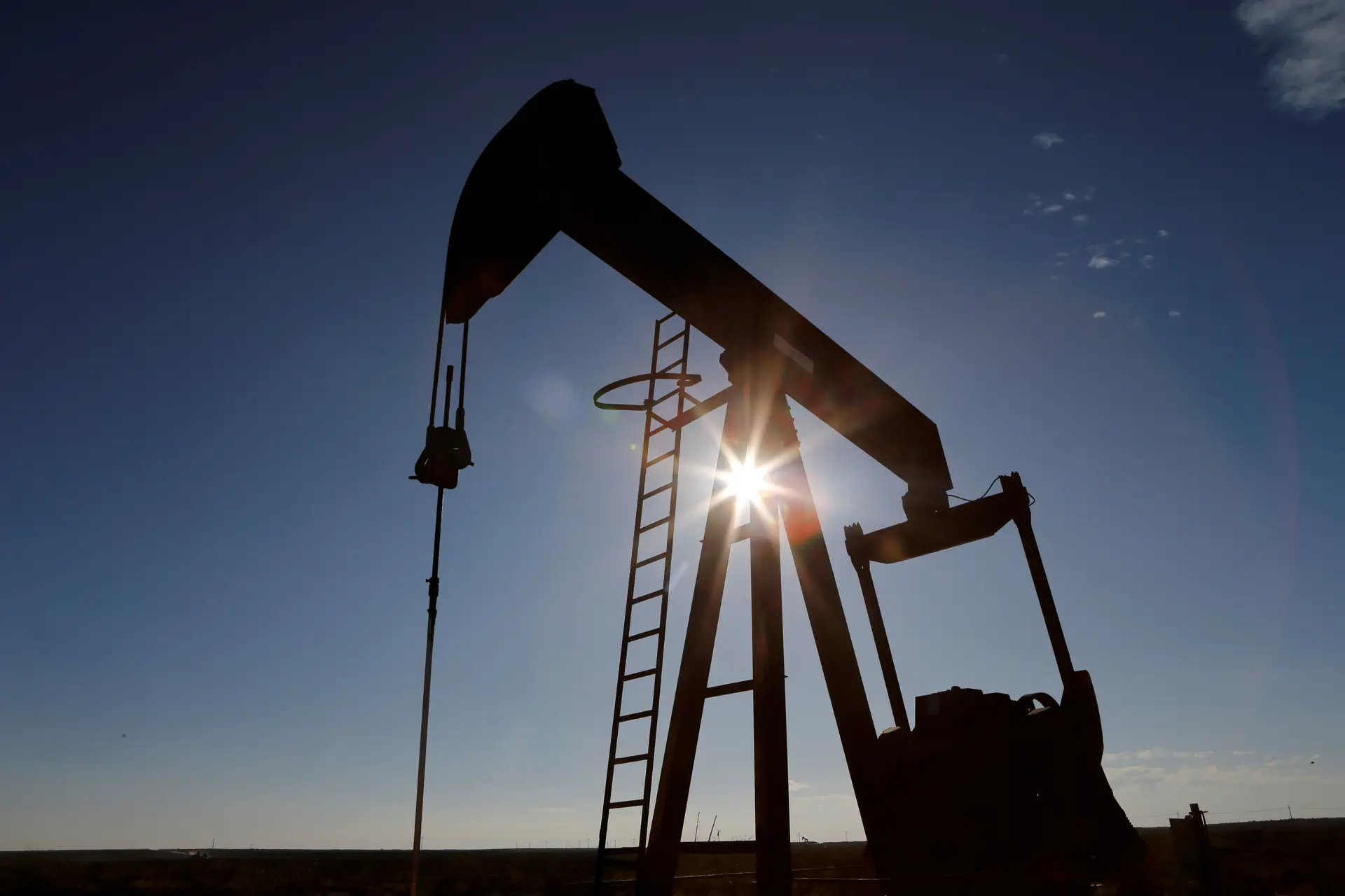 Petróleo cai para o preço mais baixo em cerca de dois meses