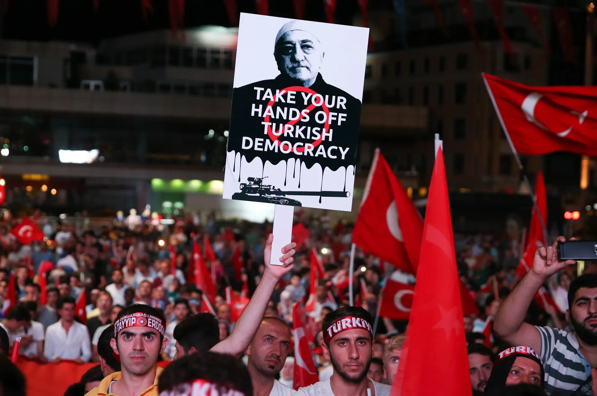 Turquia ordena detenção de 133 pessoas por suposta ligação ao clérigo Fethullah Gulen