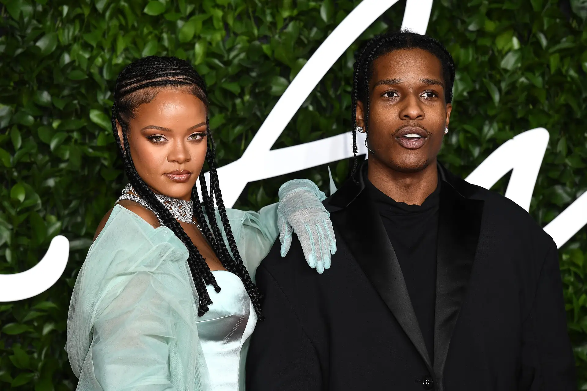 A$AP Rocky (à dir.) e Rihanna