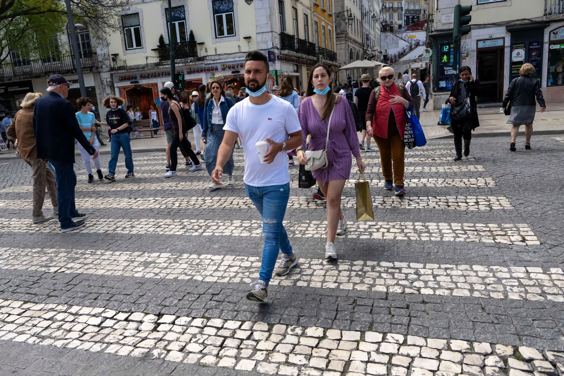 Covid-19: Algarve volta a ser região de Portugal Continental com menos  novos casos