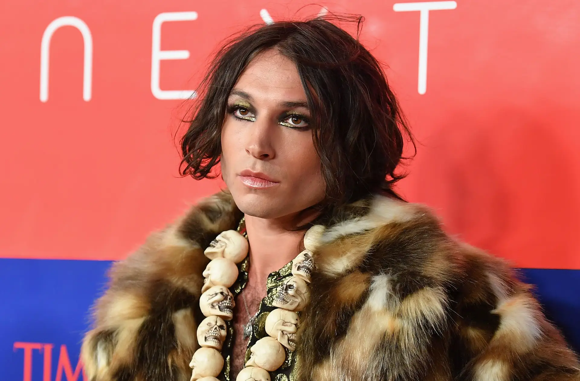 Ezra Miller irá receber tratamento para “problemas de saúde mental graves”