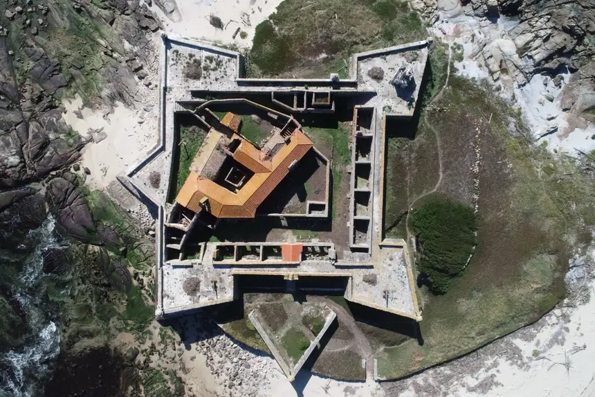 Expresso Ilhéu da Ínsua uma fortaleza