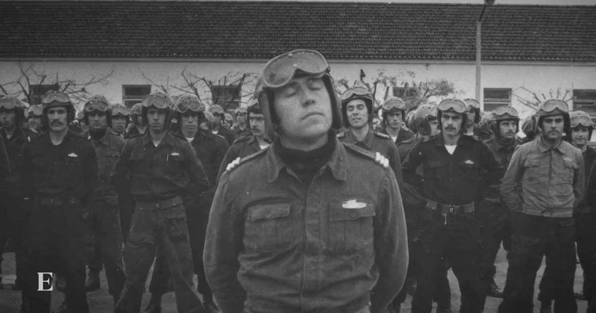 25 de Abril: Salgueiro Maia, o capitão que quase enganou a tristeza (veja o documentário)