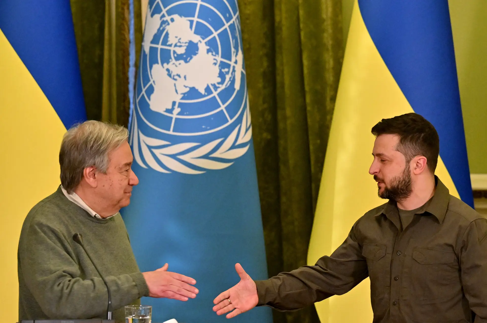 António Guterres e Volodymyr Zelensky