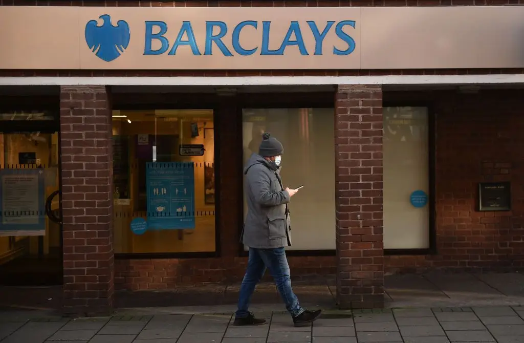 Lucro do Barclays cai 16% no terceiro trimestre