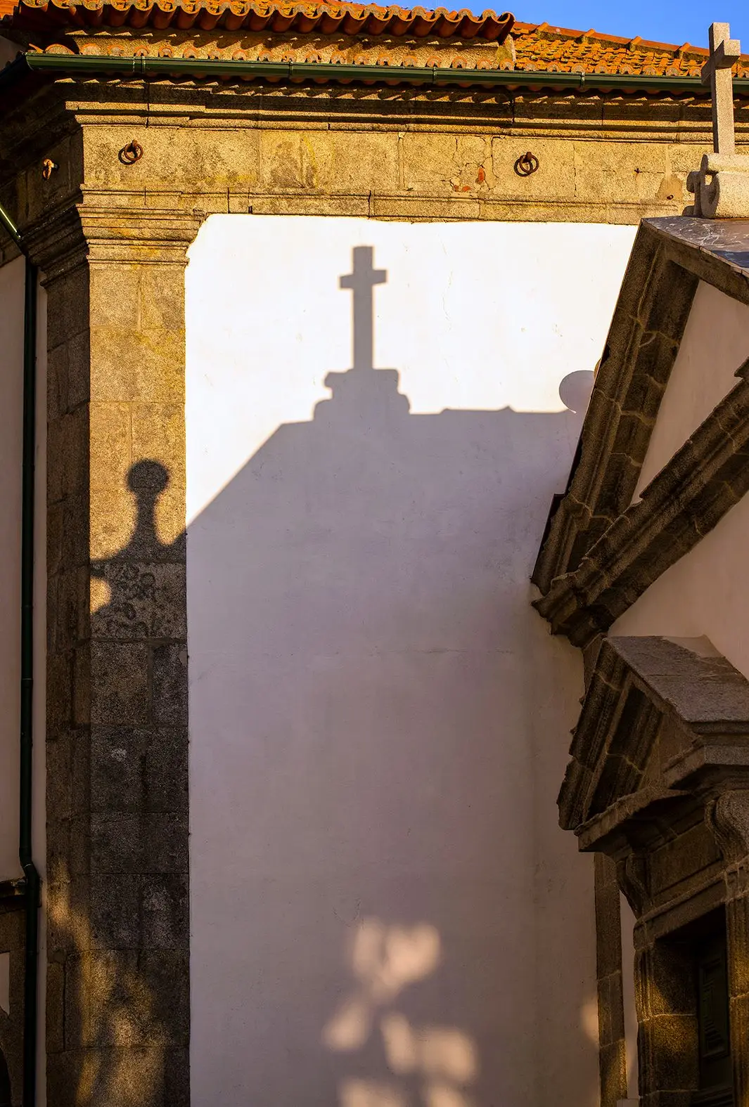 Padre de Viseu vai ser julgado por tentativa de coação sexual e aliciamento  de menor - Expresso