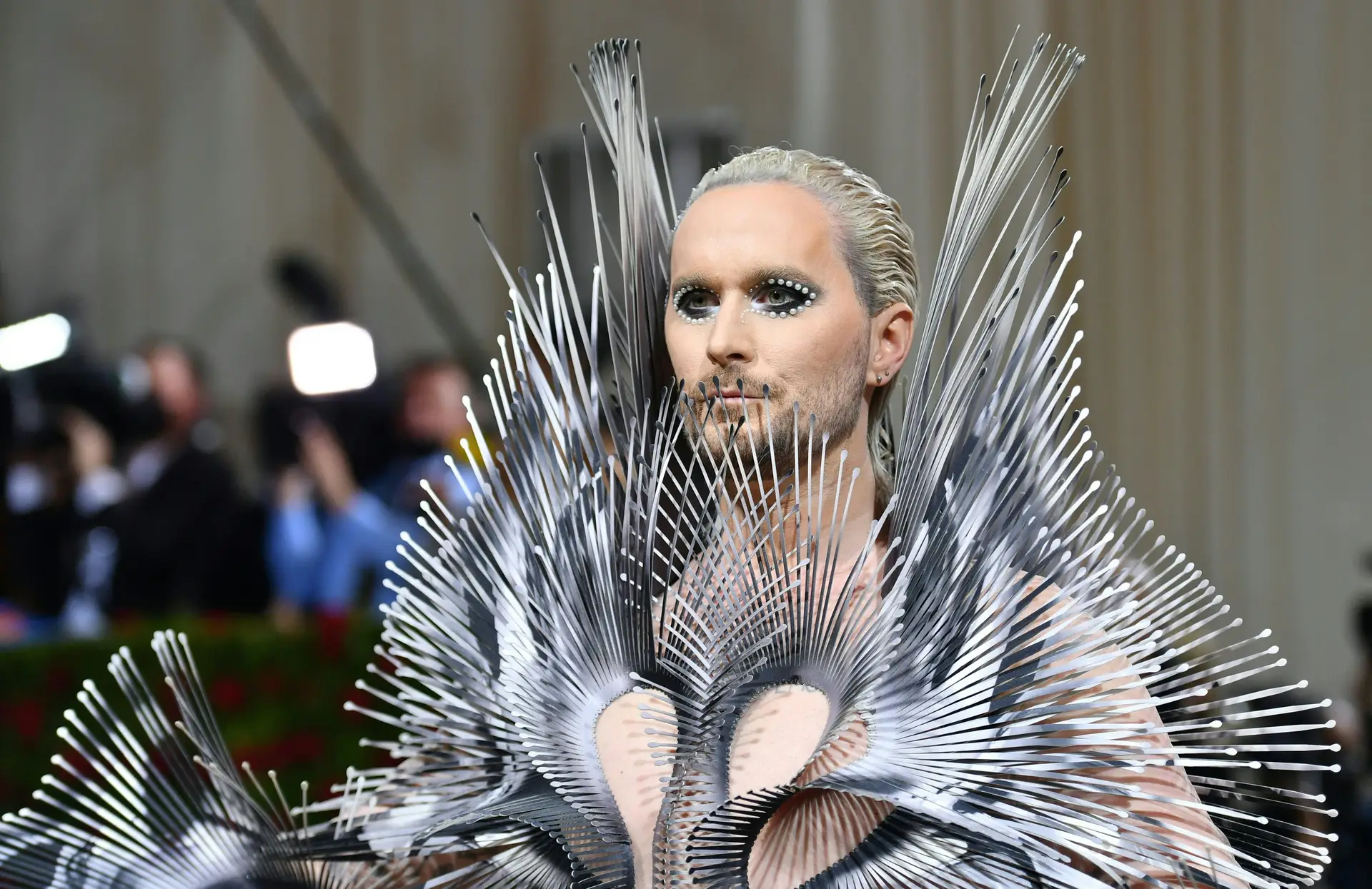 Artista sueco confundido com Jared Leto na Met Gala em Nova Iorque