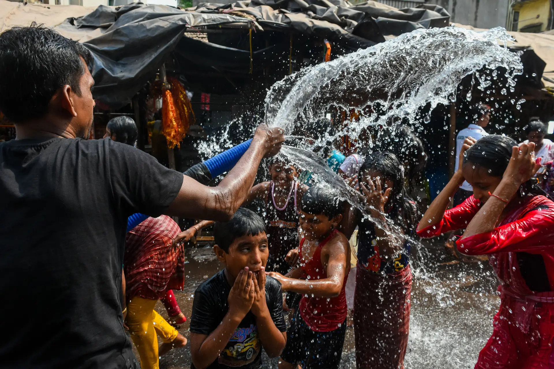 "Verão mais quente de sempre": Índia e Paquistão enfrentam onda de calor recorde desde que há registos