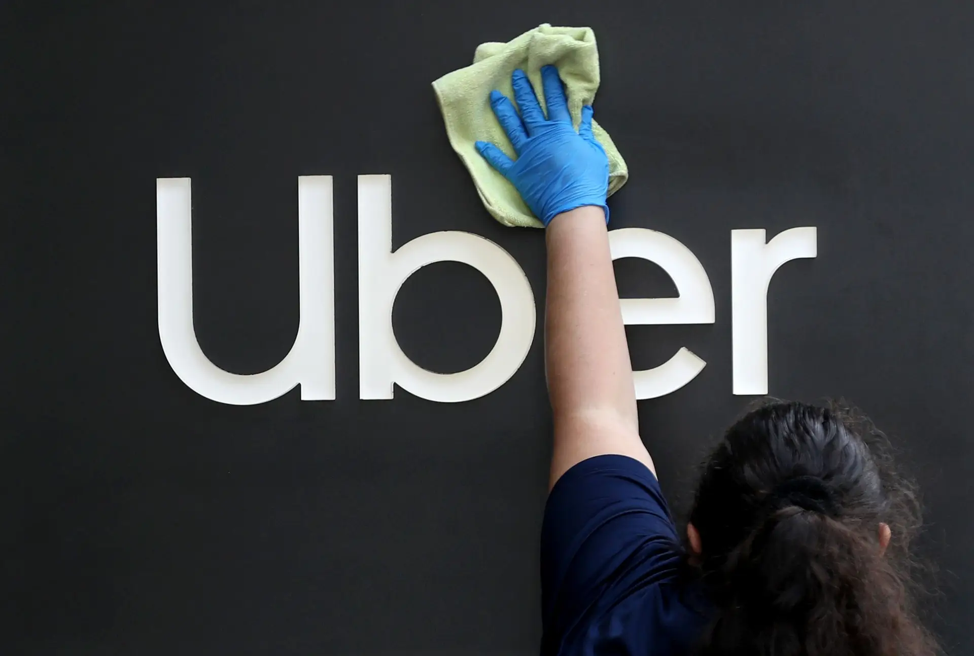 Há mais de 66 mil motoristas de Uber e Bolt. Lei já devia ter sido revista