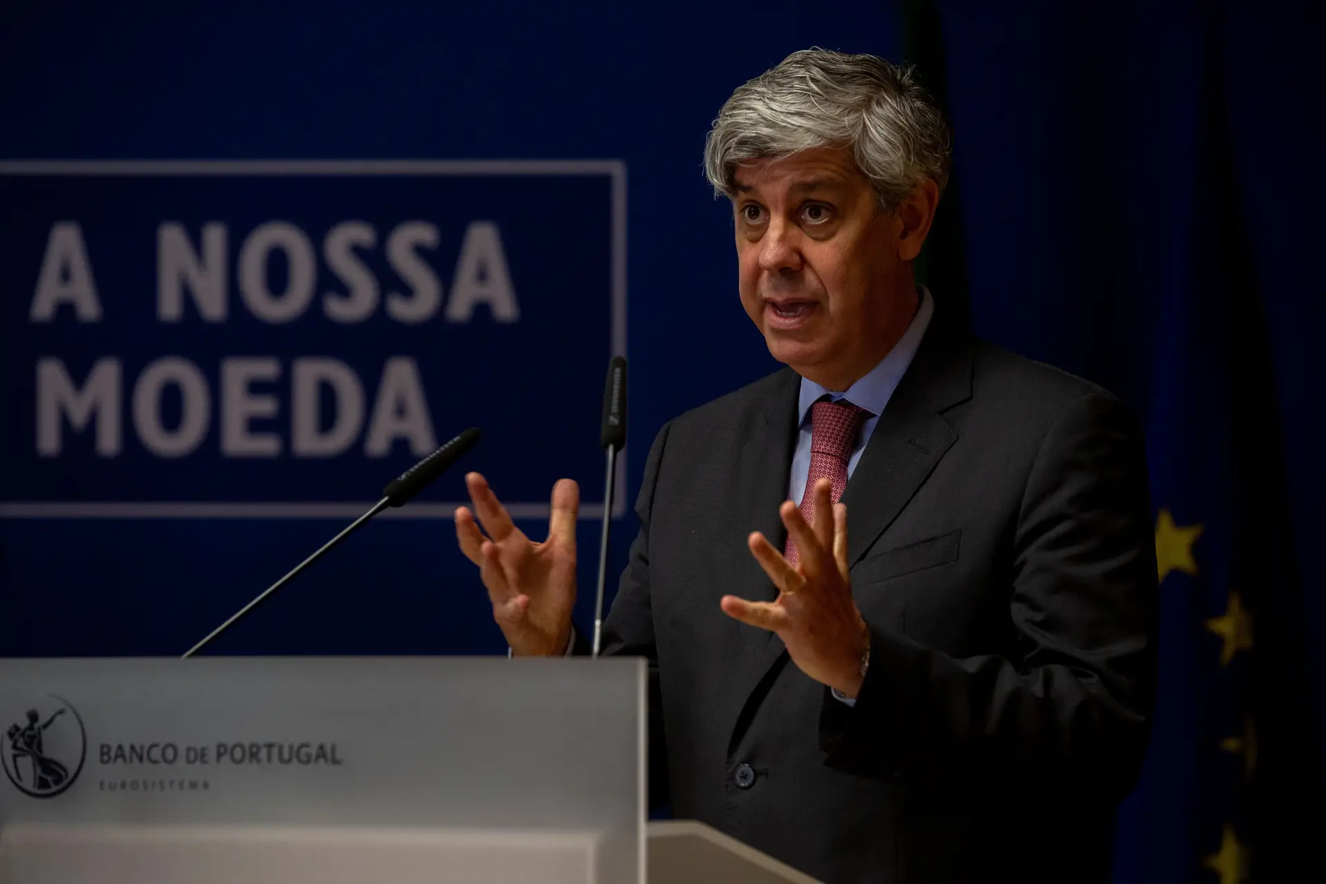Centeno diz que diminuição do número de licenciados em Portugal é "desvio estatístico"