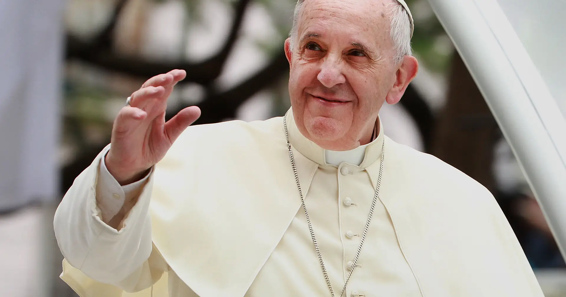 El Papa bromea con los mexicanos y pide “un poco de tequila” para el dolor en la rodilla