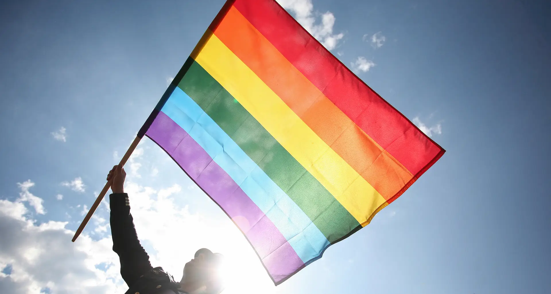 Senado dos EUA aprova resolução para proteger casamento homossexual