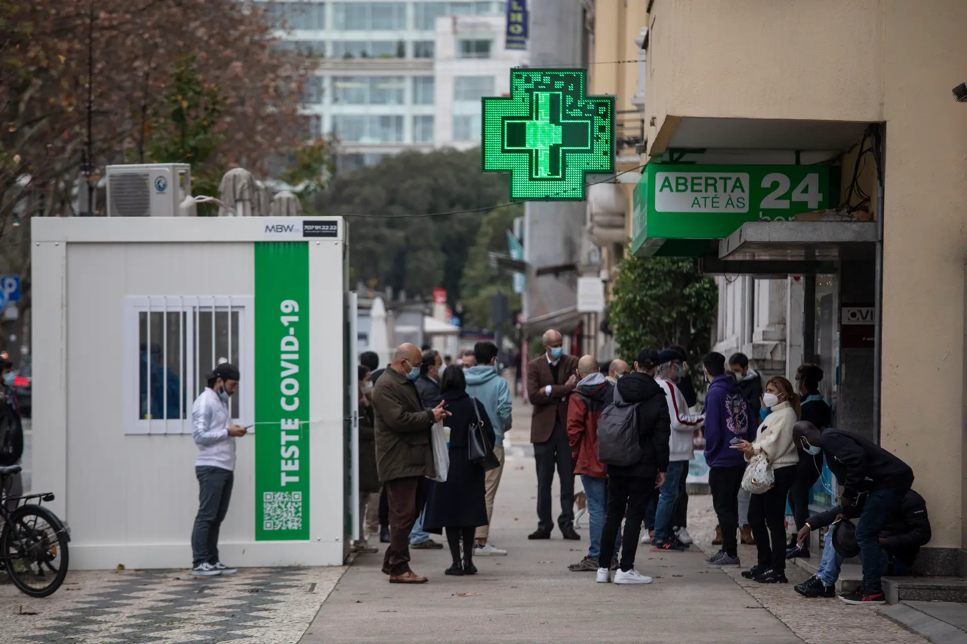 Covid-19: farmácias com pico de procura e disponibilidade para realizar testes gratuitos